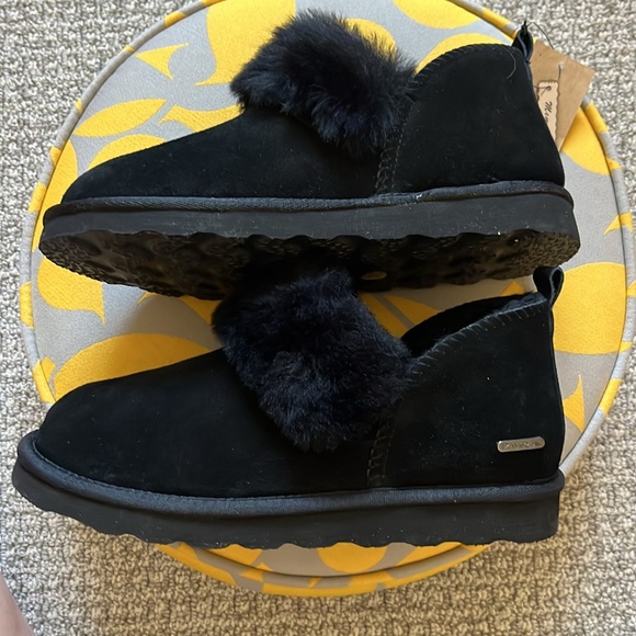 Black suede sheepskin lined boots - Picture 5 of 7